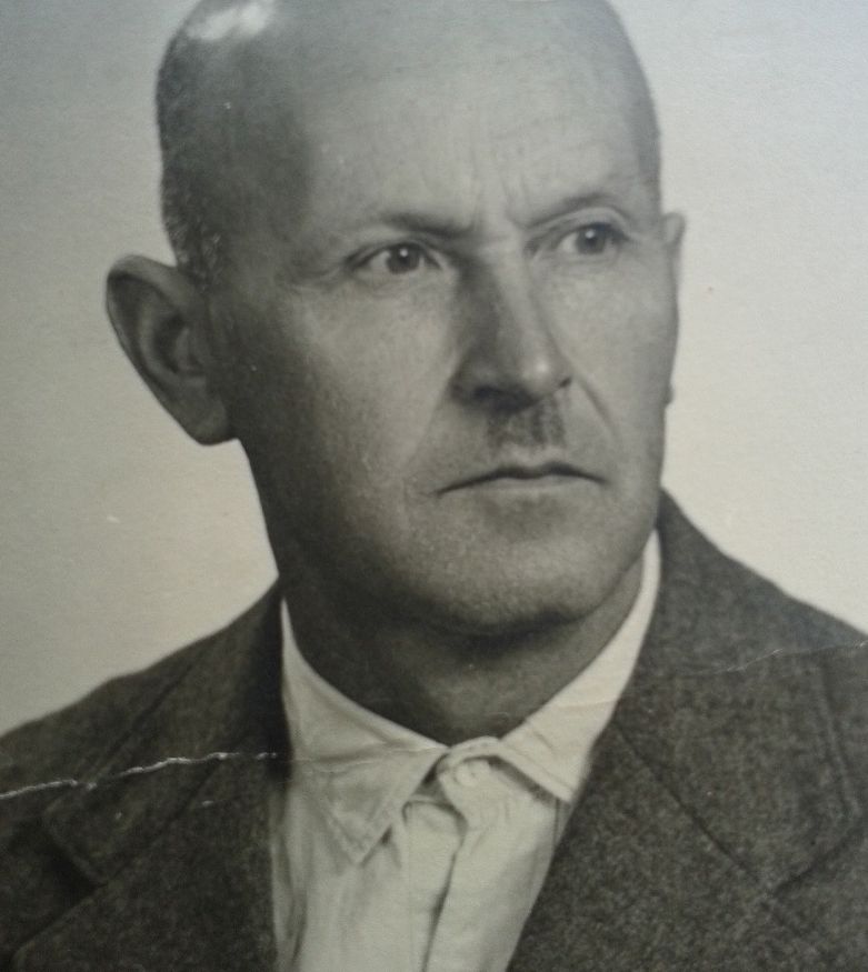 Gustav Troll, Passbild um 1950, StAF.